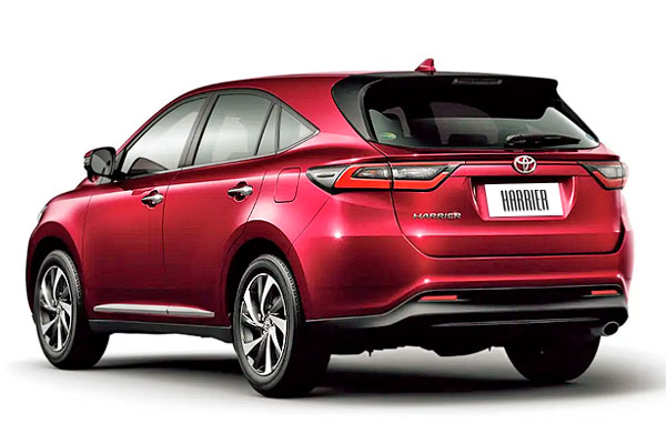 Кроссовер Тойота Харриер 3 (XU60) вид сзади рестайлинговая версия