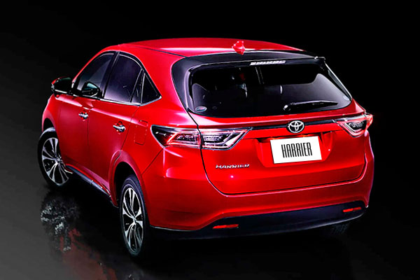 Кроссовер Toyota Harrier 3 (XU60) вид сзади дорестайлинговая версия