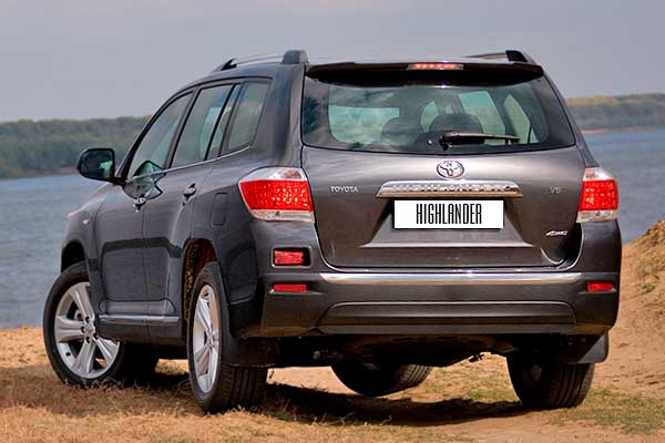 Кроссовер Toyota Highlander 2 (XU40) рестайлинговая версия вид сзади
