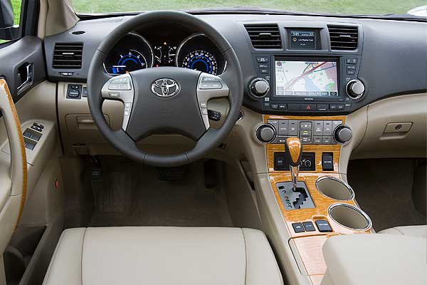 Кроссовер Тойота Хайлендер 2 (XU40) до обновления интерьер