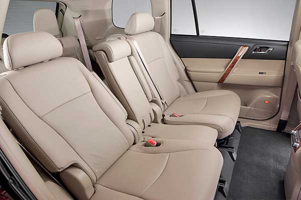 Кроссовер Toyota Highlander II (XU40) рестайлинговая модификация салон