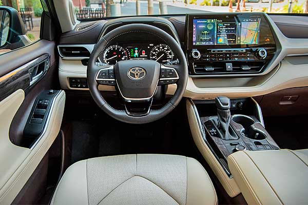 Кроссовер Toyota Highlander IV (XU70) интерьер