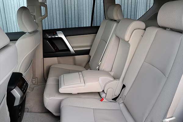 Внедорожник Toyota Land Cruiser Prado 150 (J150) дорестайлинговая модификация салон