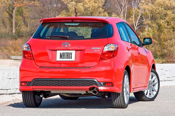 Хэтчбек Тойота Матрикс 2 S/XRS (E140) вид сзади рестайлинговая версия