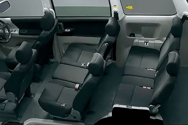 Минивэн Тойота Ноах 1 (R60) рестайлинговая модификация салон