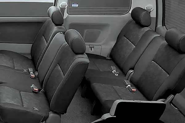 Минивэн Toyota Noah I (R60) дорестайлинговая модификация салон