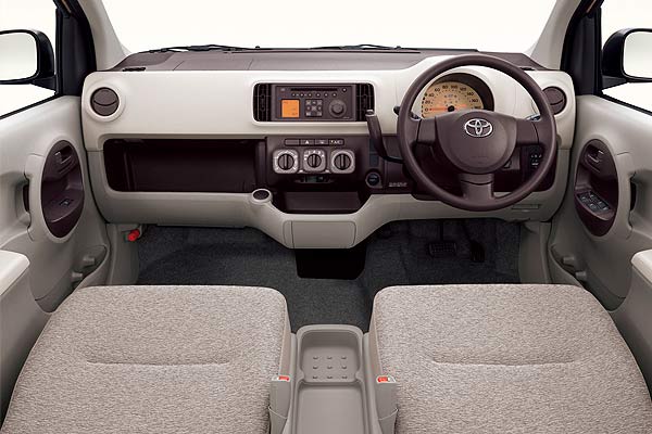 Hatchback Toyota Passo JDM II (AC30) до обновления интерьер торпедо