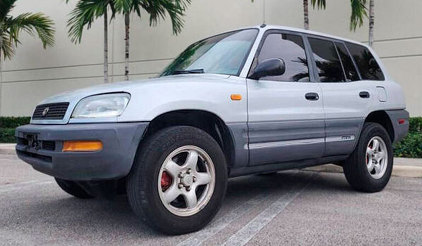 Подержанный Toyota RAV4 1 (XA10) с пробегом