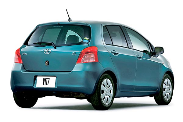 Пятидверный hatchback Toyota Vitz JDM 2 (XP90) вид сзади дорестайлинговая версия