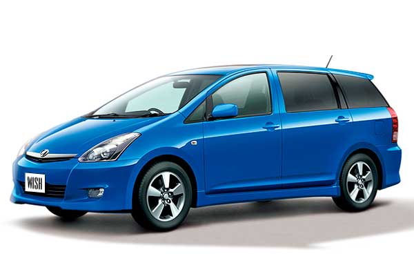 Минивэн Toyota Wish JDM 1 (АЕ10) рестайлинг вид спереди