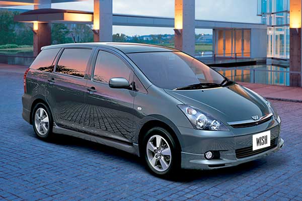 Минивэн Тойота Виш 1 (АЕ10) до рестайлинга вид спереди