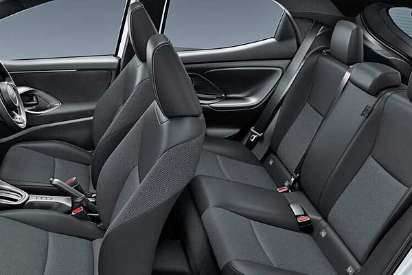 Тойота Ярис IV (XP210) салон рестайлинговая модификация