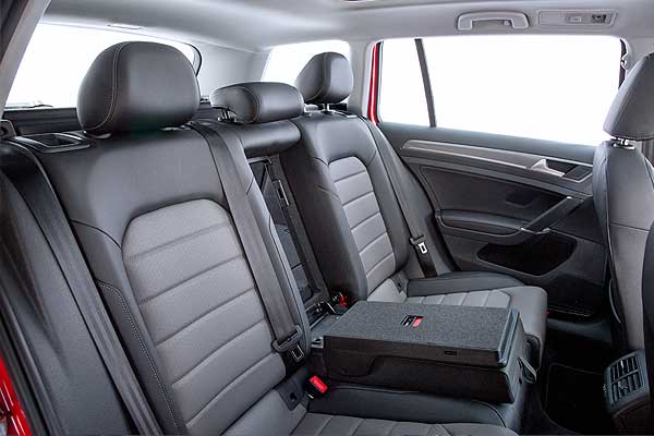 Wagon VW Golf VII (BA) дорестайлинговая модификация интерьер