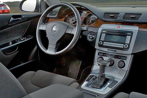 Седан VW Passat VI (3C) интерьер