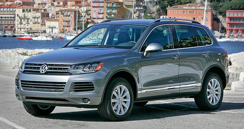 Volkswagen Touareg V6 FSI 2012 года