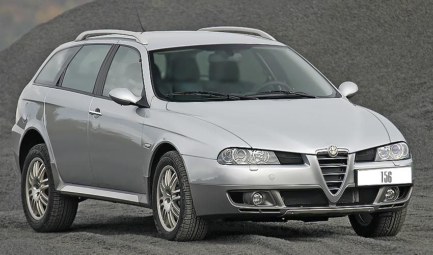 Alfa Romeo 156 с дизельным двигателем 1.9 литра 2005 года