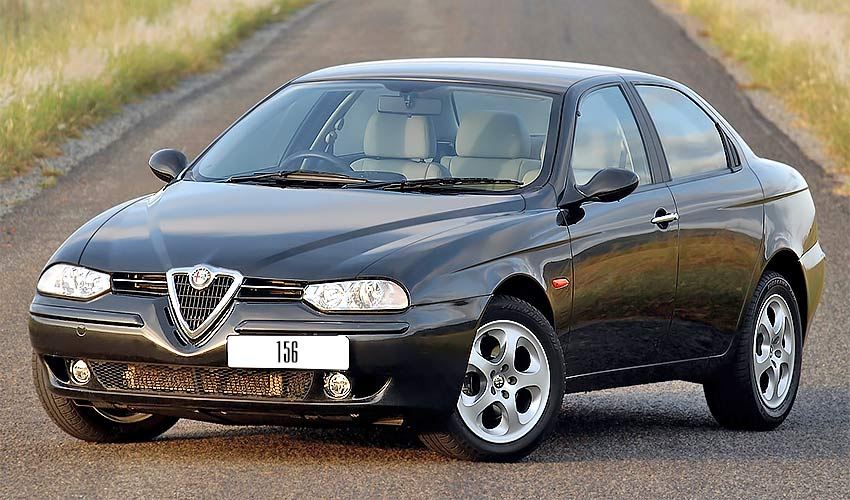Alfa Romeo 156 с бензиновым двигателем 2.5 литра 2002 года