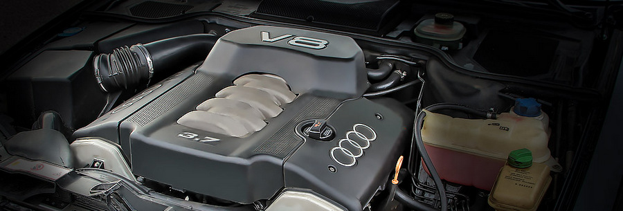 3.7-литровый бензиновый силовой агрегат Audi AEW под капотом Ауди A8.
