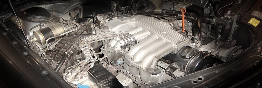 2.0-литровый бензиновый силовой агрегат Audi RT под капотом Ауди 100.