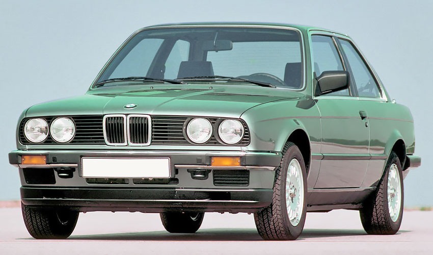 BMW 316i с бензиновым двигателем 1.5 литра 1985 года