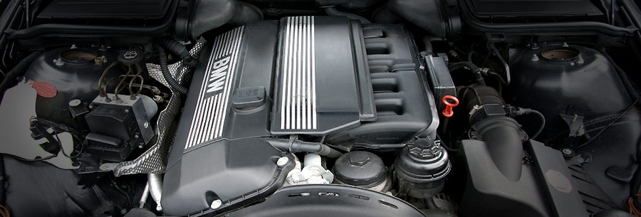 2.2 - 3.0-литровый бензиновый силовой агрегат БМВ M54 под капотом BMW 325i.