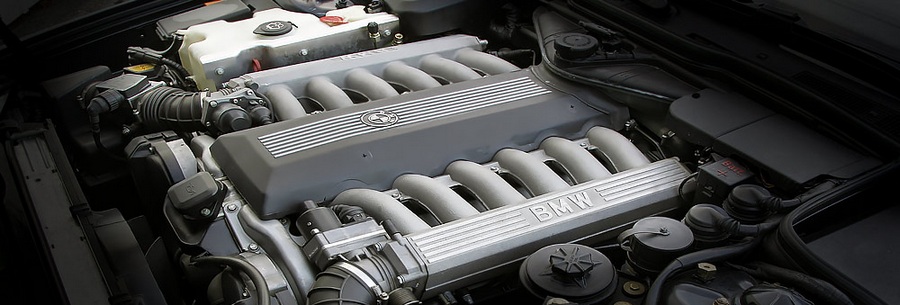 5.0-литровый бензиновый силовой агрегат БМВ М70 под капотом BMW 750iL