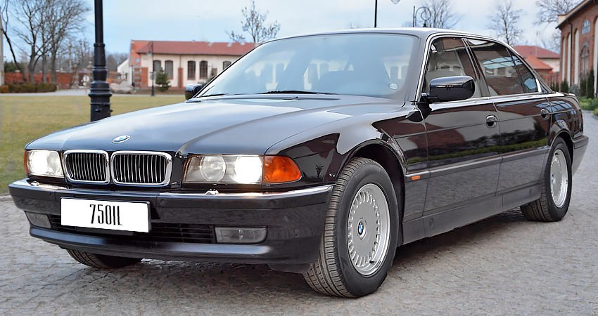 BMW 750iL 1995 года с бензиновым двигателем 5.4 литра