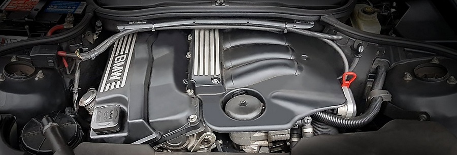 1.8 - 2.0-литровый бензиновый силовой агрегат БМВ N42 под капотом BMW 318i.