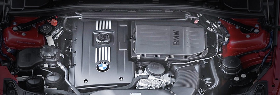 3.0-литровый бензиновый силовой агрегат БМВ N54 под капотом BMW 740i.