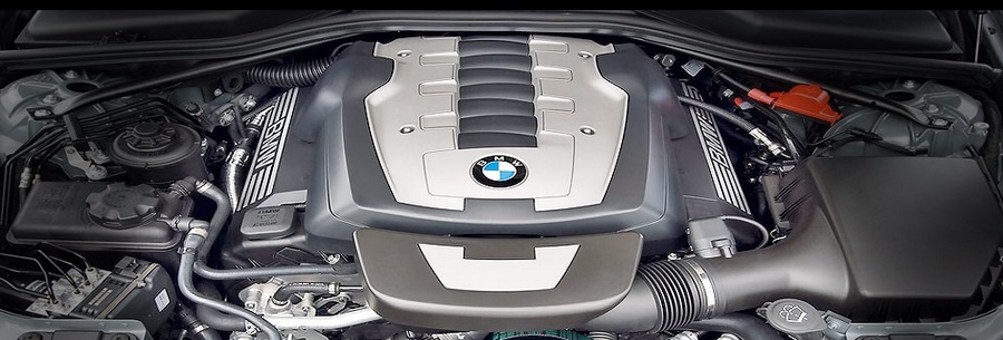 3.6-4.8 литровый бензиновый силовой агрегат БМВ N62 под капотом BMW 745i.