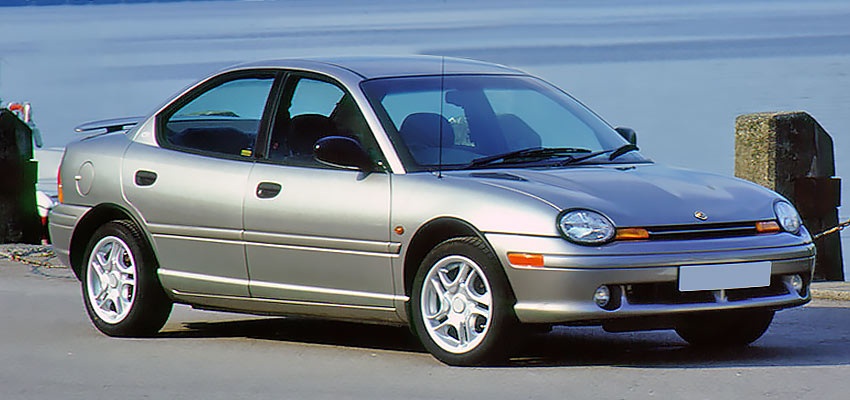 Chrysler Neon 1998 года с бензиновым двигателем 1.8 литра