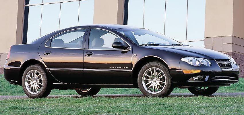 Chrysler 300M с бензиновым двигателем 2.7 литра 2000 года
