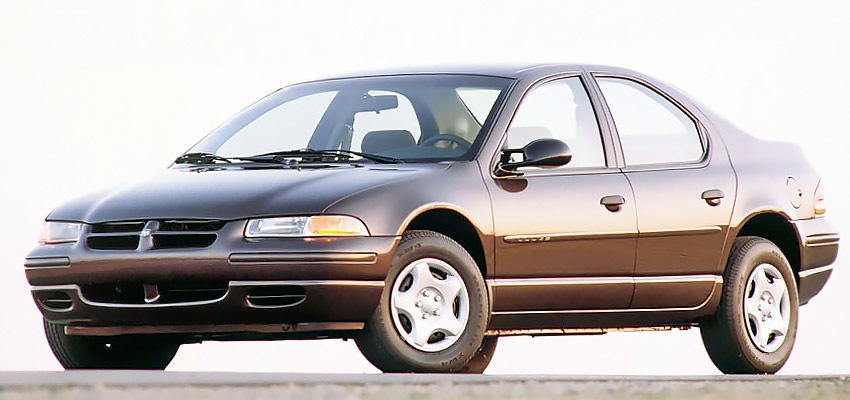 Dodge Stratus с бензиновым двигателем 2.0 литра 1998 года