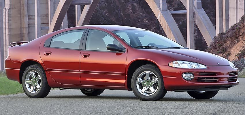 Dodge Intrepid с бензиновым двигателем 3.2 литра 2000 года