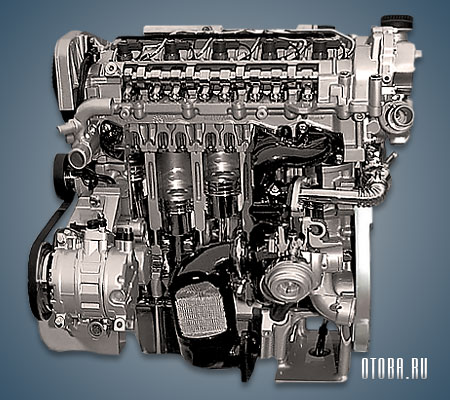 Мотор Fiat 2.4 multijet вид сбоку.