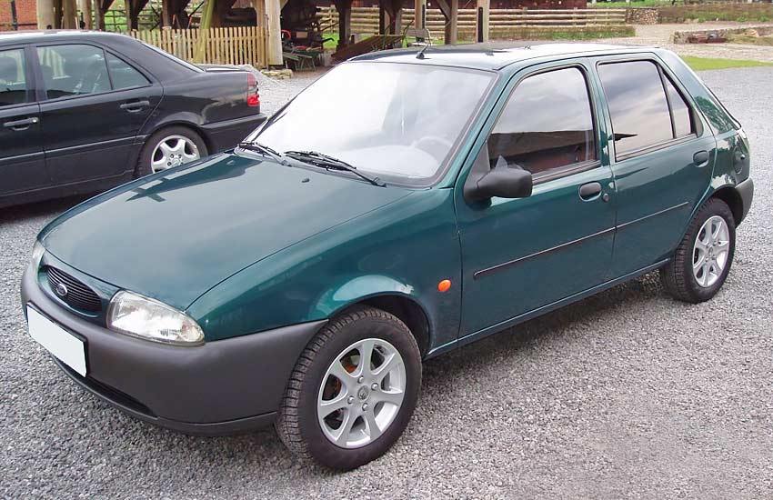 Ford Fiesta с дизельным двигателем 1.8 литра 1998 года
