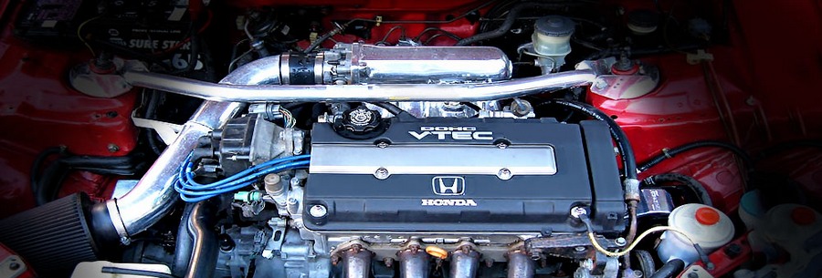 1.6-литровый бензиновый силовой агрегат B16A под капотом Хонда Интегра.