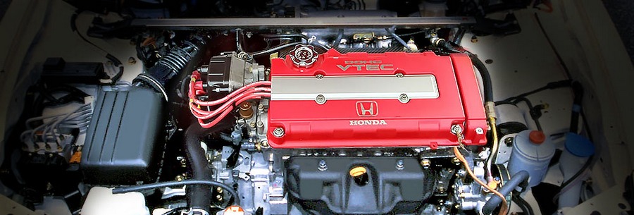 1.8-литровый бензиновый силовой агрегат B18C под капотом Хонда Интегра.