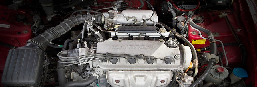 1.4-литровый бензиновый силовой агрегат Honda D14A под капотом Хонда Цивик.