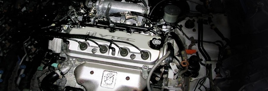 2.2-литровый бензиновый силовой агрегат F22B под капотом Хонда Одиссей.
