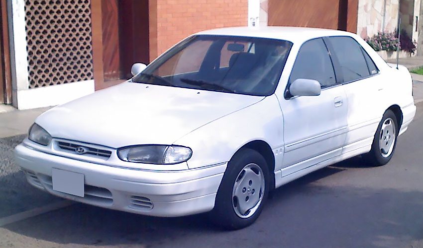 Hyundai Lantra 1994 года с бензиновым двигателем 1.5 литра