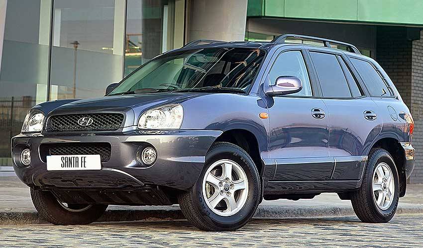 Hyundai Santa Fe 2003 года с бензиновым двигателем 2.4 литра