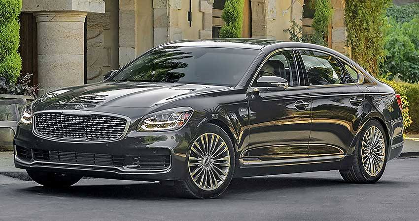 Kia K900 с бензиновым двигателем 3.3 литра 2020 года