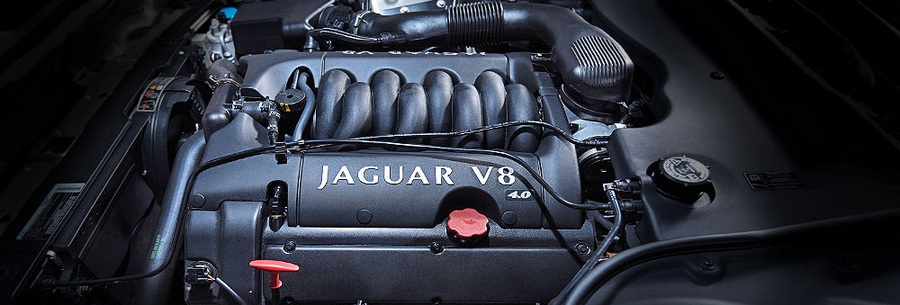4.0-литровый бензиновый силовой агрегат Jaguar AJ27 под капотом Ягуар XJ8.