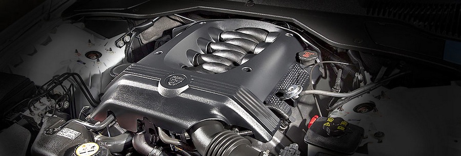 4.2-литровый бензиновый силовой агрегат Jaguar AJ33 под капотом Ягуар XJ.