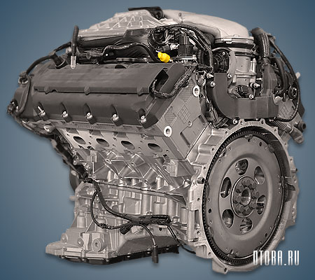 Мотор Jaguar AJ34S в разрезе.