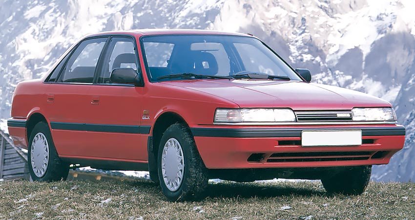 Mazda 626 1990 года с бензиновым двигателем 2.0 литра 1990 года