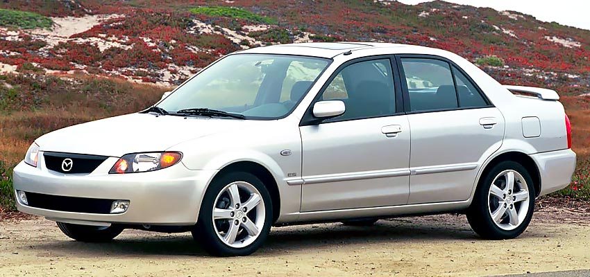 Mazda 323 2002 года с бензиновым двигателем 1.6 литра