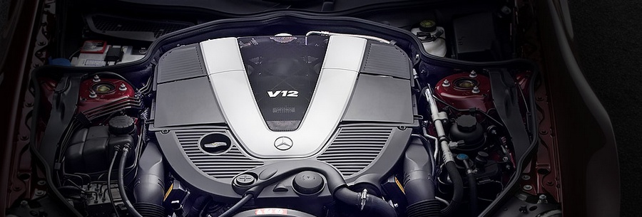 5.5-литровый бензиновый силовой агрегат Mercedes M275 под капотом Мерседес S600L.