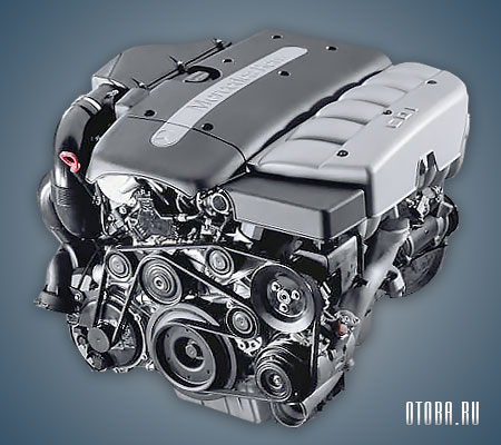 3.2-литровый дизельный двигатель Mercedes OM613 вид сверху.